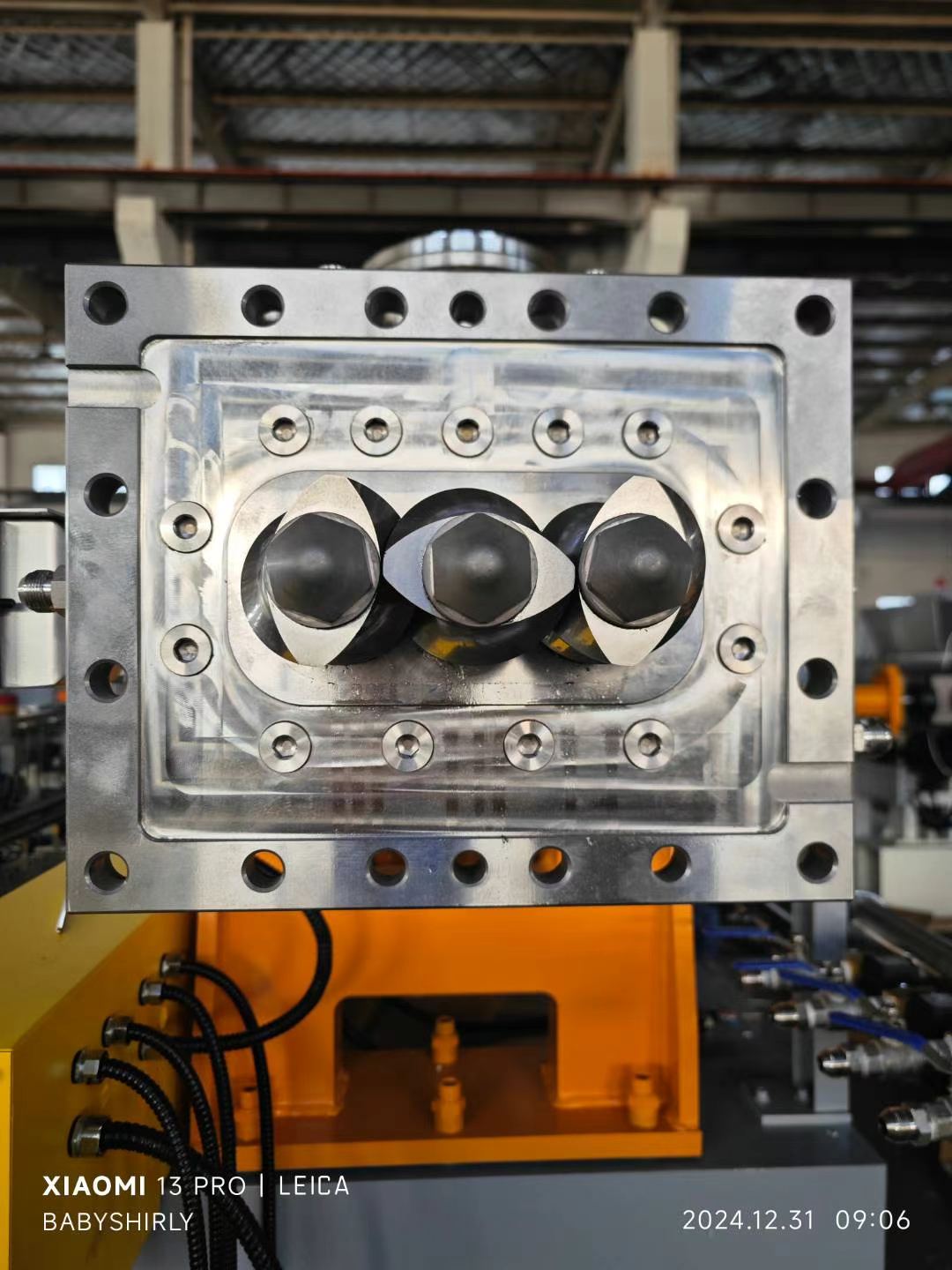 e041d898bf6b54d74ac676ce44ee171